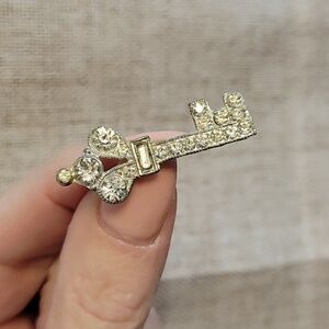 VINTAGE RHINESTONE Silver Key Brooch